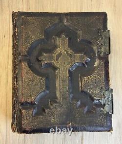 LARGE ANTIQUE 1880's CATHOLIC FAMILY HOLY BIBLE LATIN VULGATE