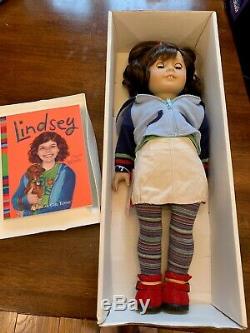NIB American Girl of the Year 2001 LINDSEY with Book RARE VINTAGE RETIRED