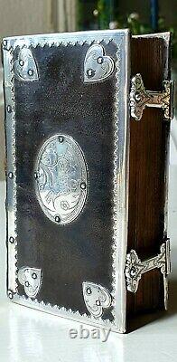 Old & rare Huguenot Bible & Psalm book with beautiful silverwork, 1716
