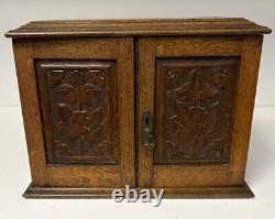 RARE Antique HARRY POTTER HAGRID'S HUT THEMED Magical Cabinet PROMO ARAGOG LOT