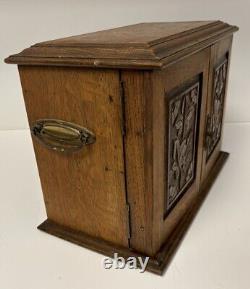 RARE Antique HARRY POTTER HAGRID'S HUT THEMED Magical Cabinet PROMO ARAGOG LOT